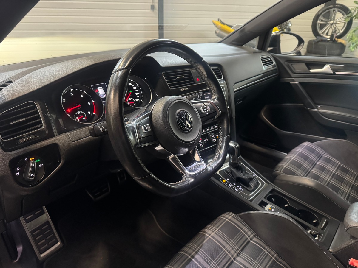 Volkswagen Golf VII GTD 2.0 TDI 184 DSG6