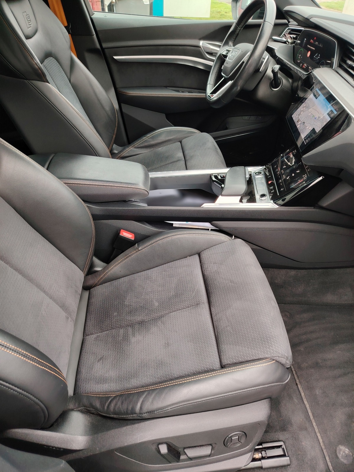 Audi Q8 55 E-TRON Q8 E-TRON 408 CH , SLINE , Black Edition , 27000 kms