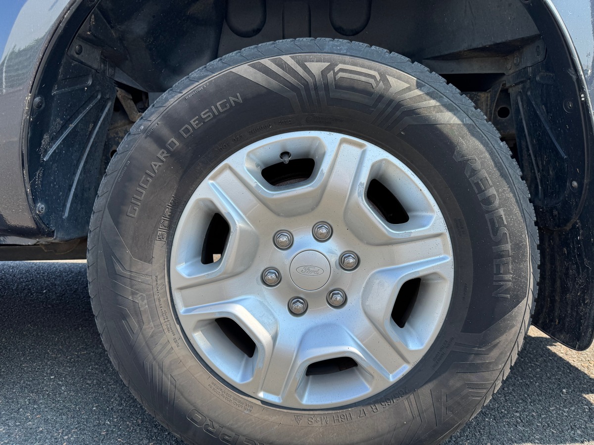 Ford Ranger 200 chevaux | Limited | Double Cabine | 5 places | GPS | Régulateur vitesse | Hard Top