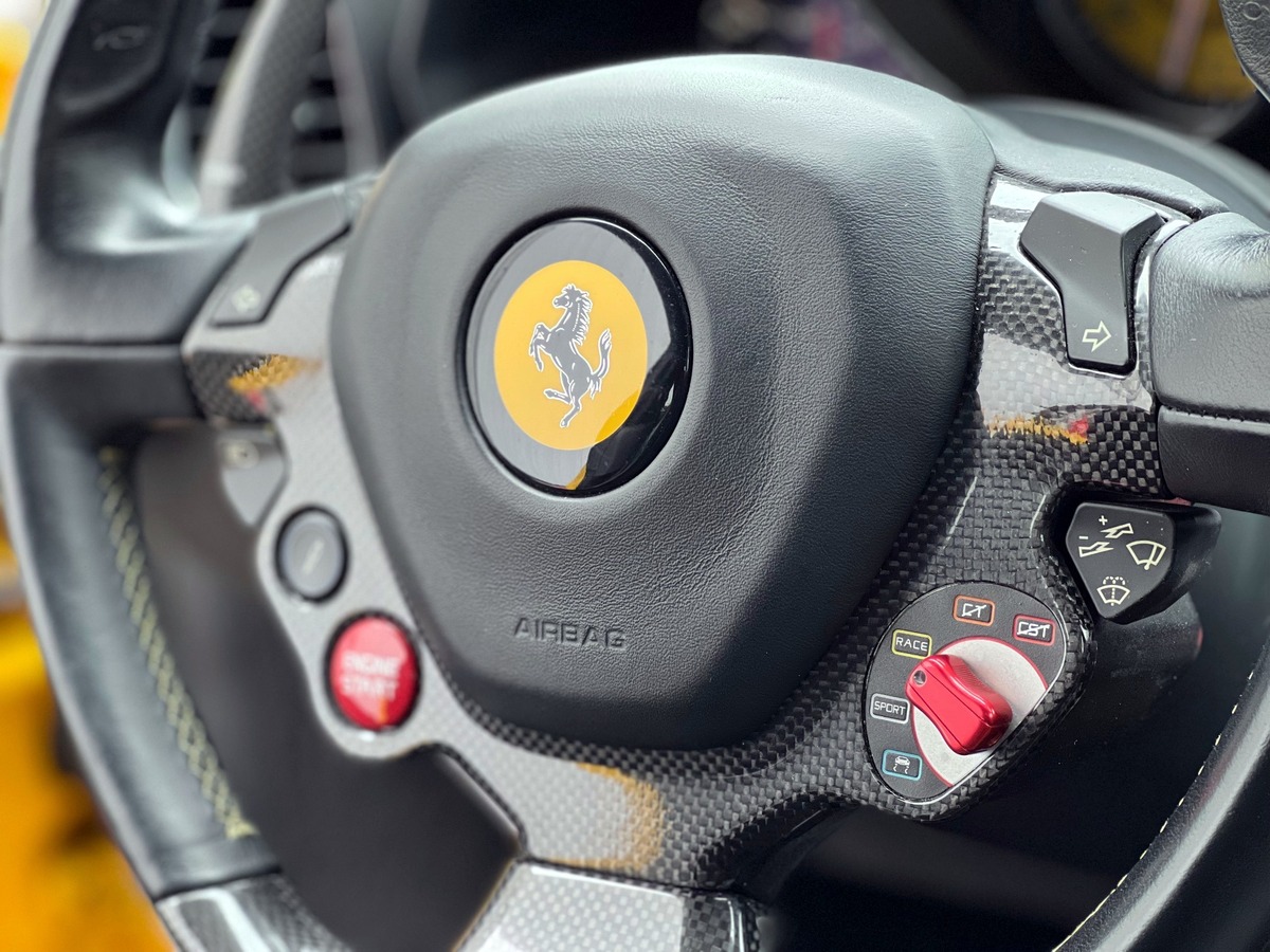 Ferrari 458 ITALIA V8 4.5 570 VOLANT LED / BAQUET