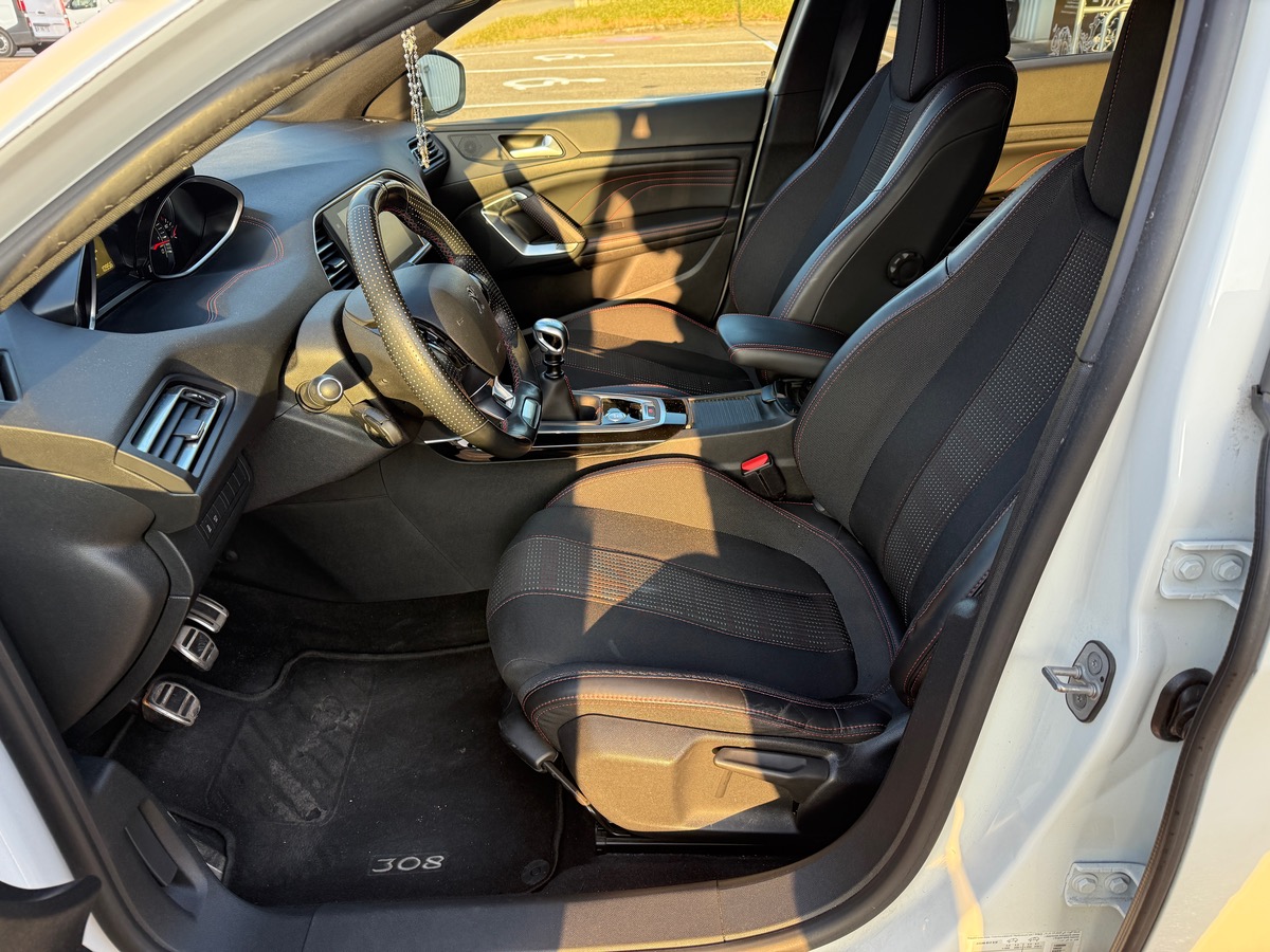 Peugeot 308 1.2L PureTech 130ch Gt line S&S, courroie remplacée