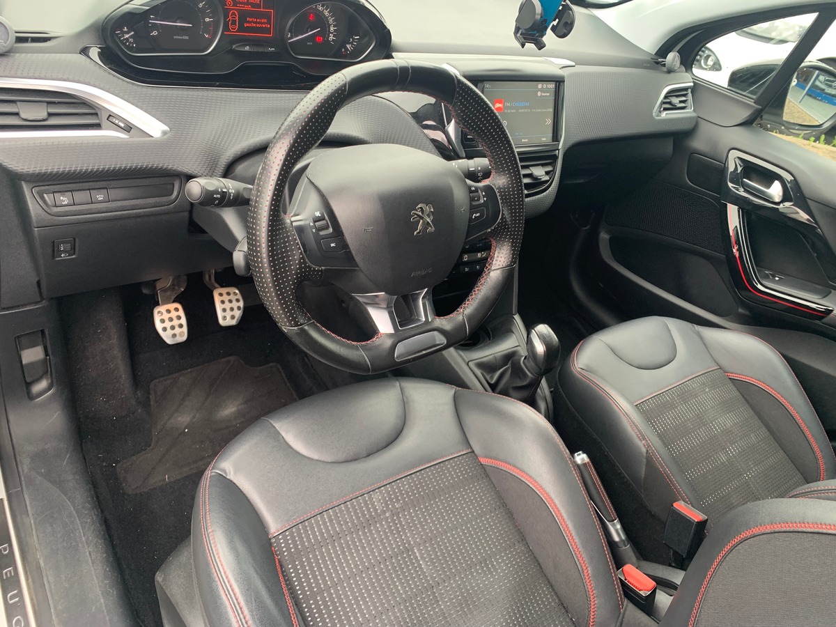 Peugeot 208 110 ch | GT Line | Régulateur de vitesse | Apple car Play Android Auto