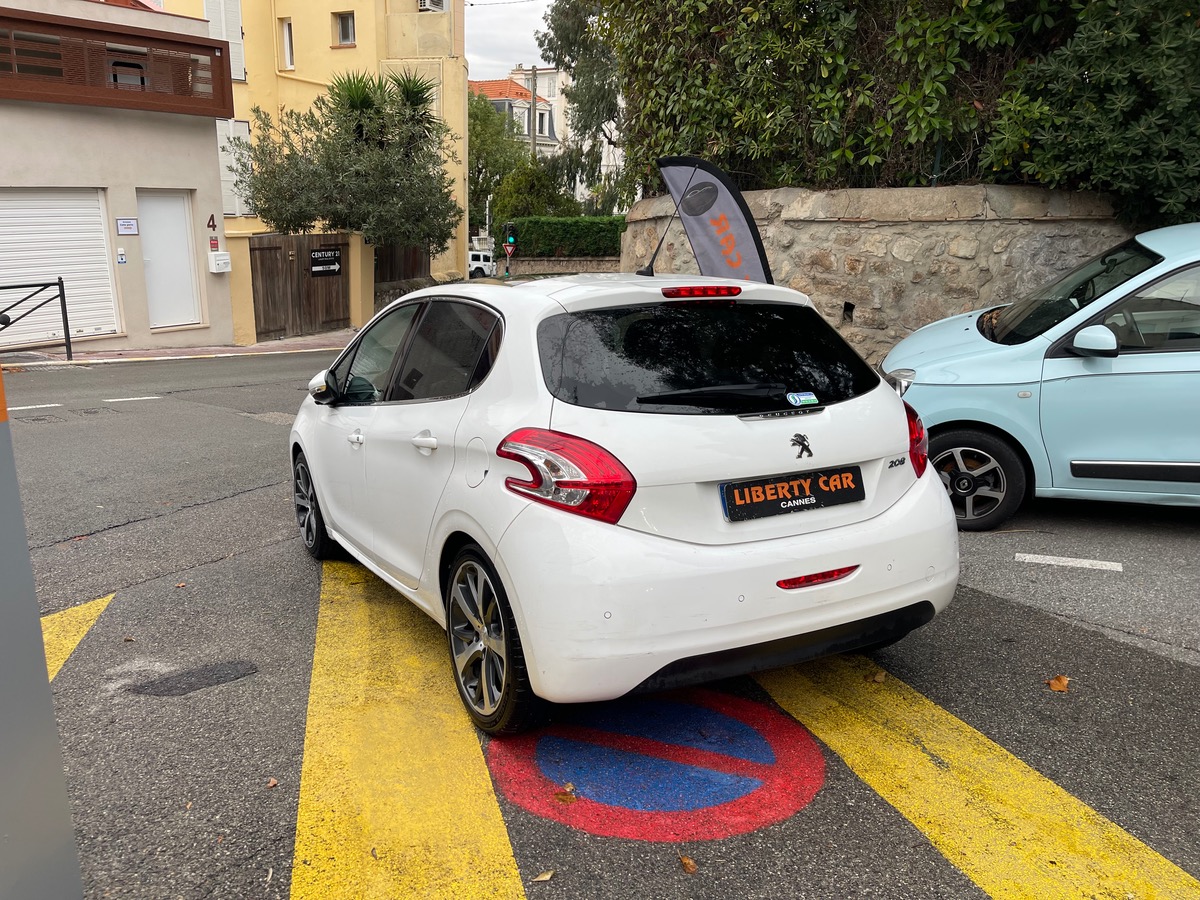 Peugeot 208 1.6 VTI 120 CV / KM Réel / Toit Panoramique / Féline /GPS /Jantes