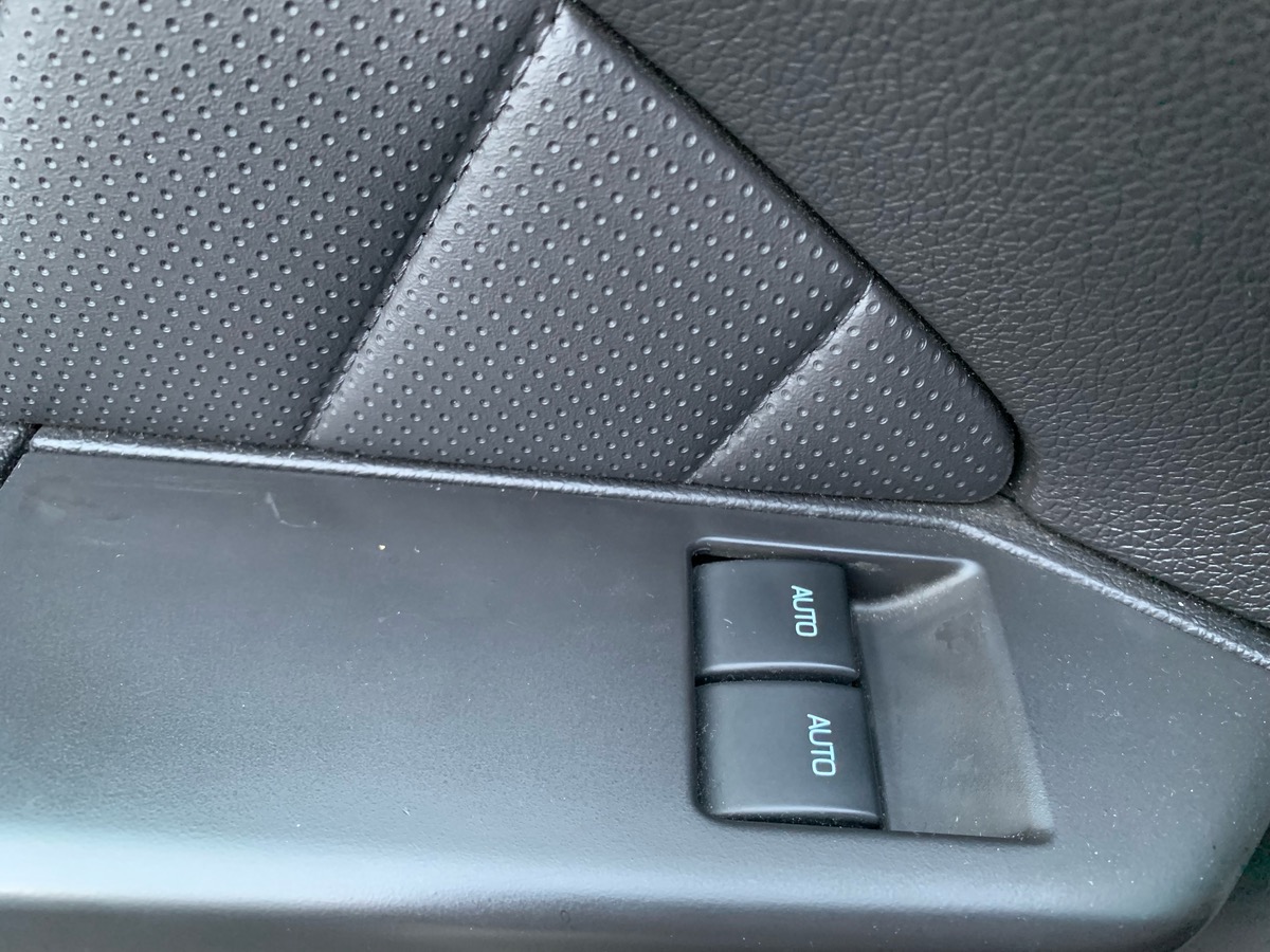 Ford Mustang 305 ch | Reprogrammation Ethanol | Intérieur cuir | Siéges avant chauffants