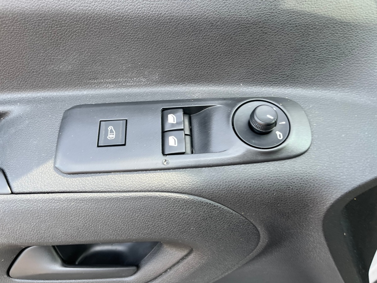 Peugeot Partner standard 650 kg L1 1.5 BlueHDi 75 CH tva récupérable 1ERE MAIN