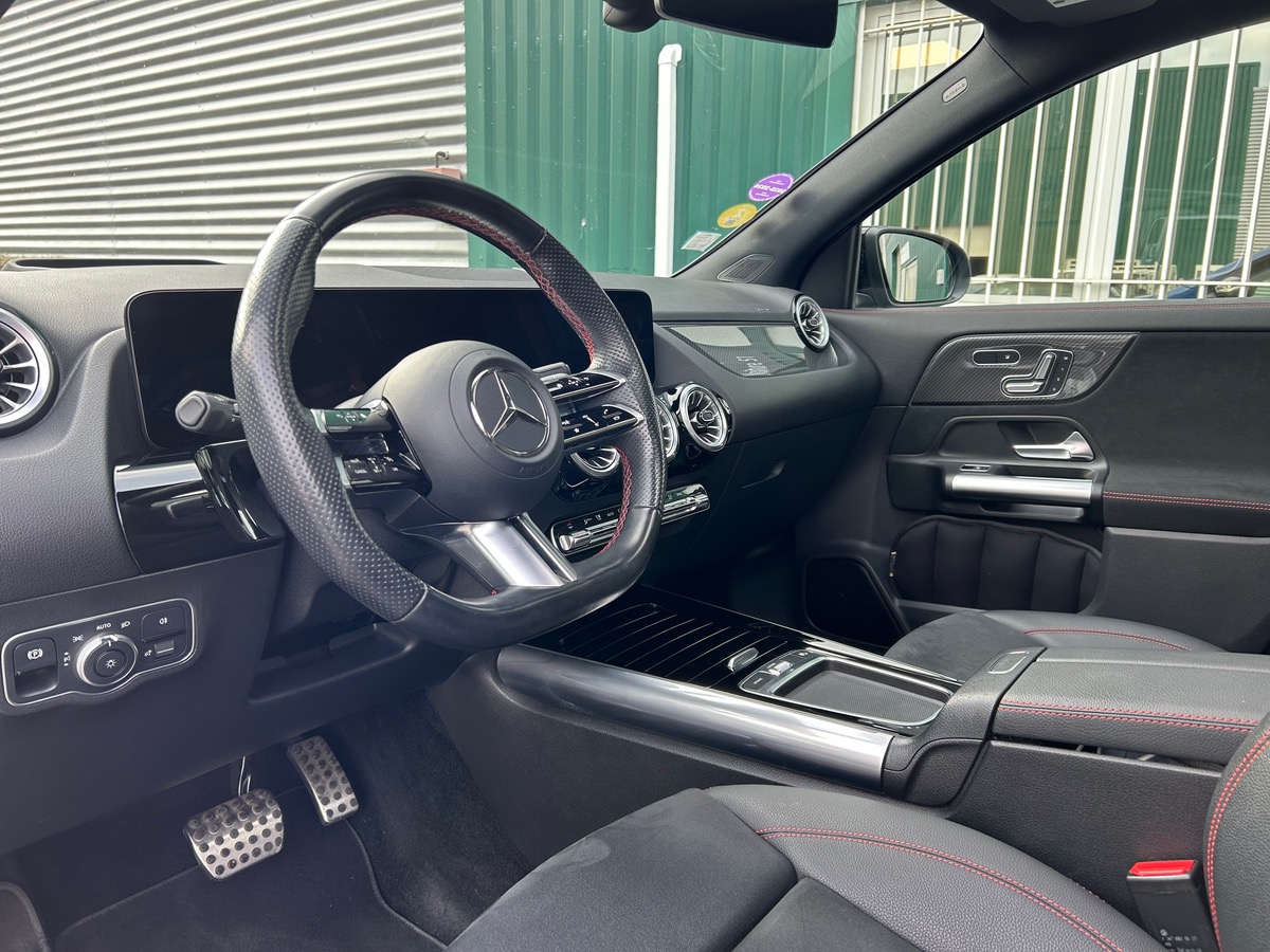 Mercedes Benz GLA 200 D AMG LINE