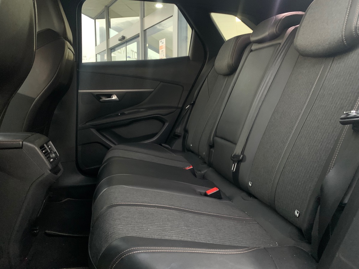 Peugeot 3008 130 | GT LINE | Mirror Screen | Pack City 1 | Full LED Technology | Phares Adaptatifs