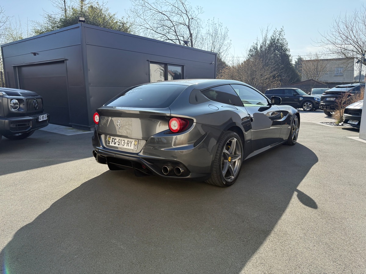 Ferrari Ff V12 / CARNET / 67009 KMS