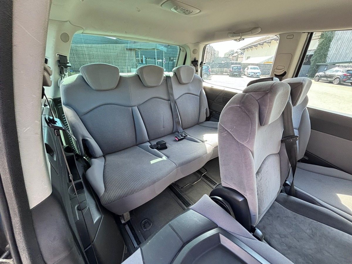 Peugeot 807 8 places 2.0 HDi 120 Confort - Distribution neuve - Attelage - Garantie