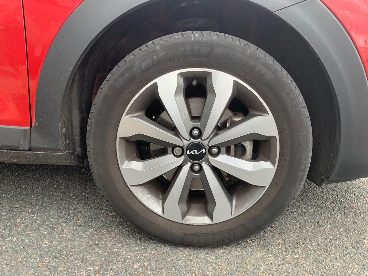 Kia Stonic 120 ch | Active | Caméra recul | Apple Car Play | Entretiens et Garantie constructeur