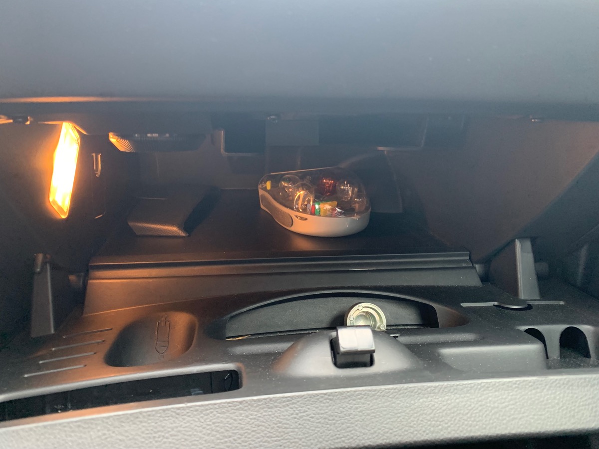 Peugeot RCZ 270 | R | Pack Sport | GPS | Radar avant arriére | Baquet sport mi-cuir Alcantara