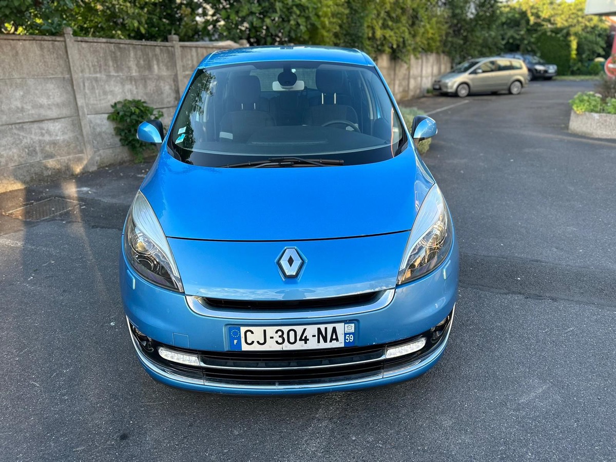 RENAULT Grand Scenic 1.6 DCI 130 CV dynamiques 4XCBLeus