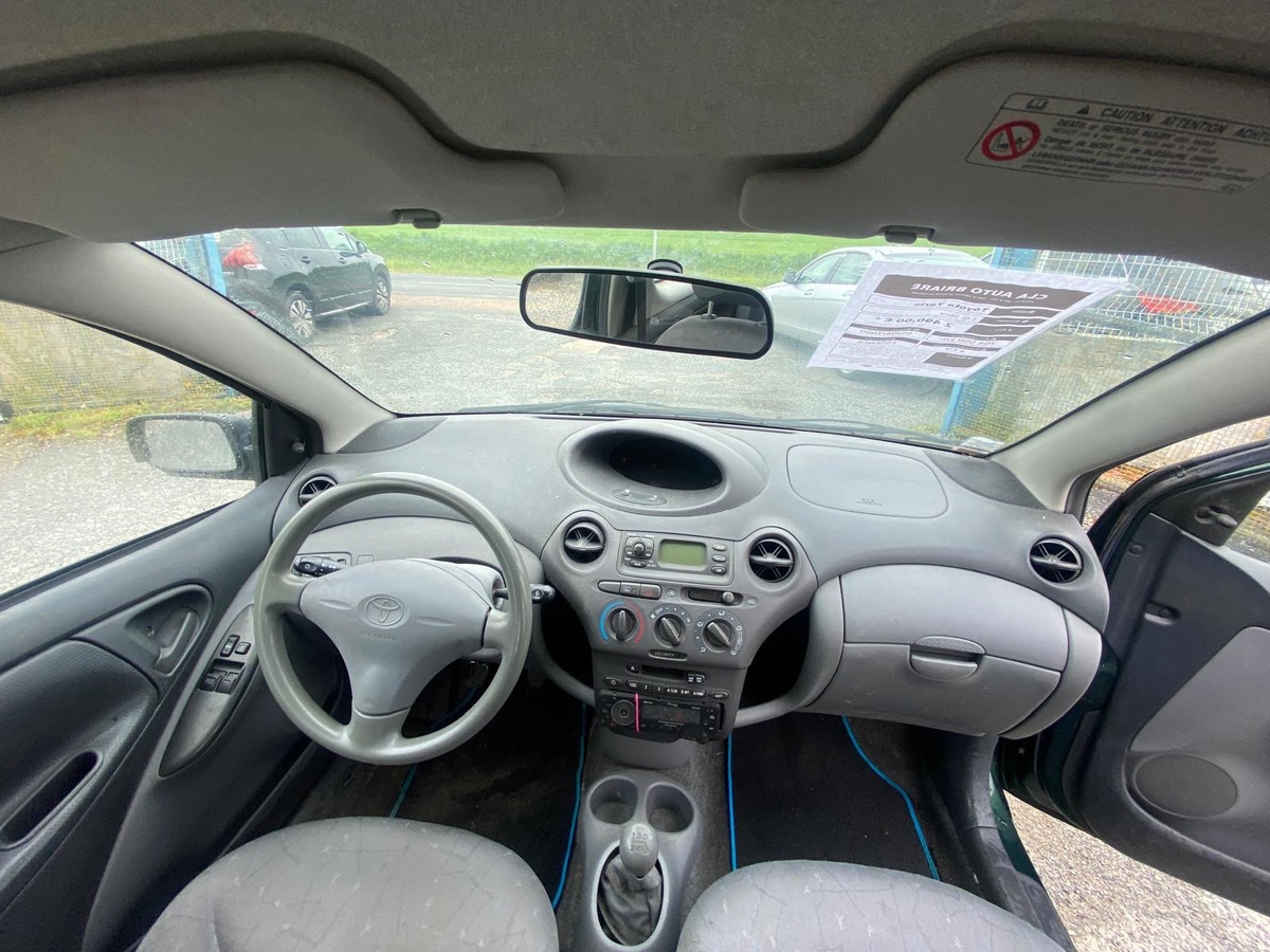 Toyota Yaris 1.0i 70cv petit prix garantie 3 mois 