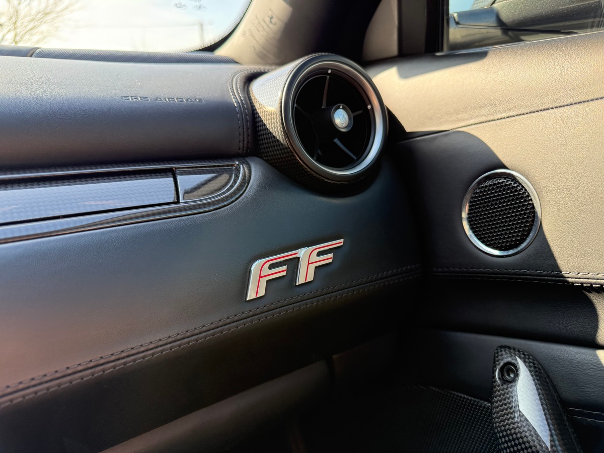 Ferrari Ff V12 / CARNET / 67009 KMS