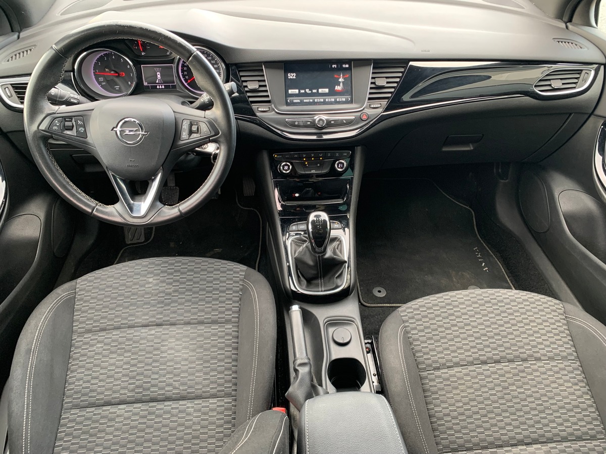 Opel Astra 105 ch | Black Edition | Caméra recul | Régulateur vitesse | Radar de stationnement avant