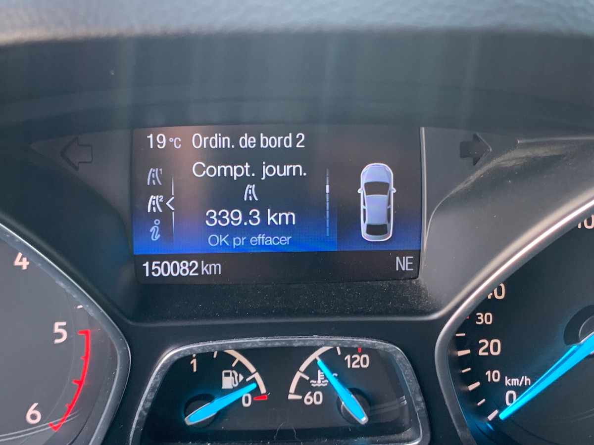 Ford Kuga 120 chevaux | St-Line | Caméra de recul | Attelage | GPS | Coffre assisté électriquement