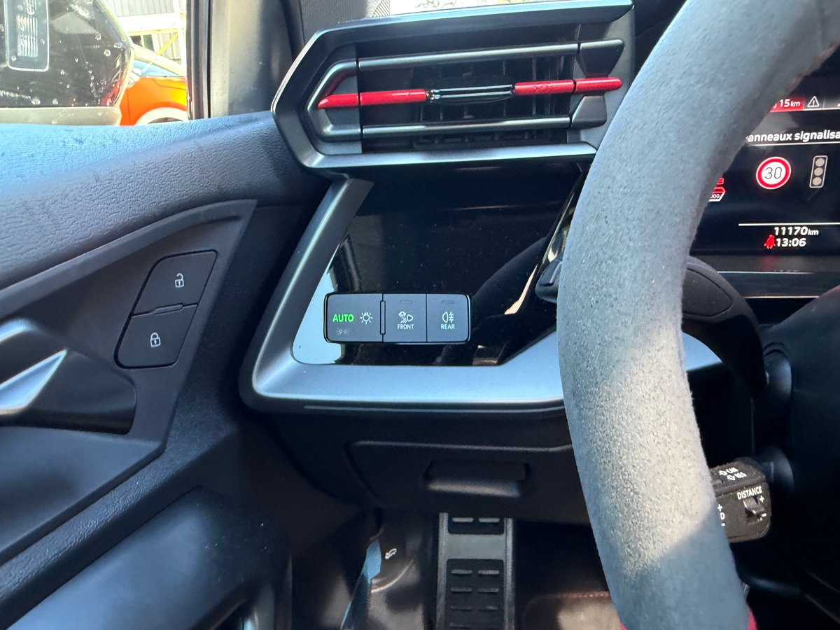 Audi RS3 Sportback 8Y2 Facelift 2.5 TFSI 400ch Quattro BAQUETS CARBONE / TOIT OUVRANT / SONOS 3D