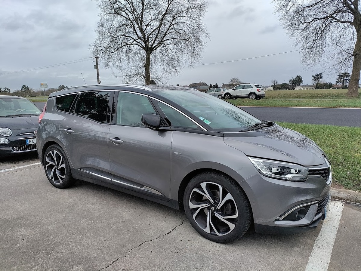 RENAULT Grand Scenic IV 1.7 Blue dCi 150 Business Intens 7 PLACES