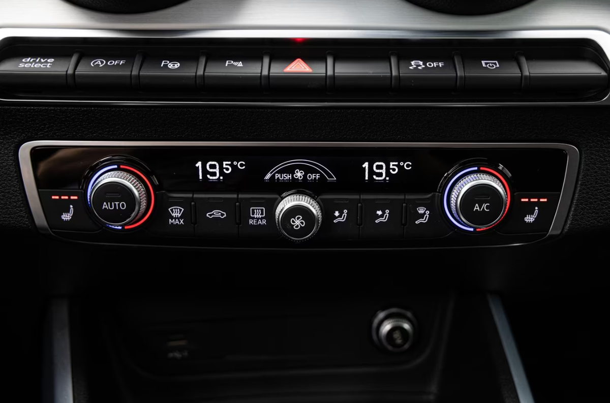Audi Q2 35 TFSI 150ch S line S tronic 7 Toit ouvrant Feux matriciels