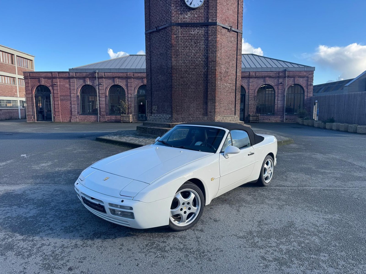 Porsche 944 TURBO CABRIOLET 2.5 250