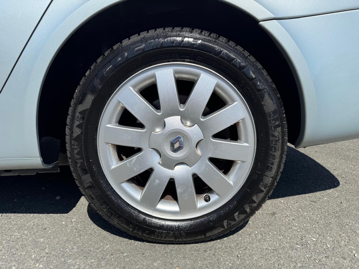 RENAULT Laguna 2.0 IDE 140 - BREAK PRIVILEGE - DISTRIBUTION NEUVE - GARANTIE