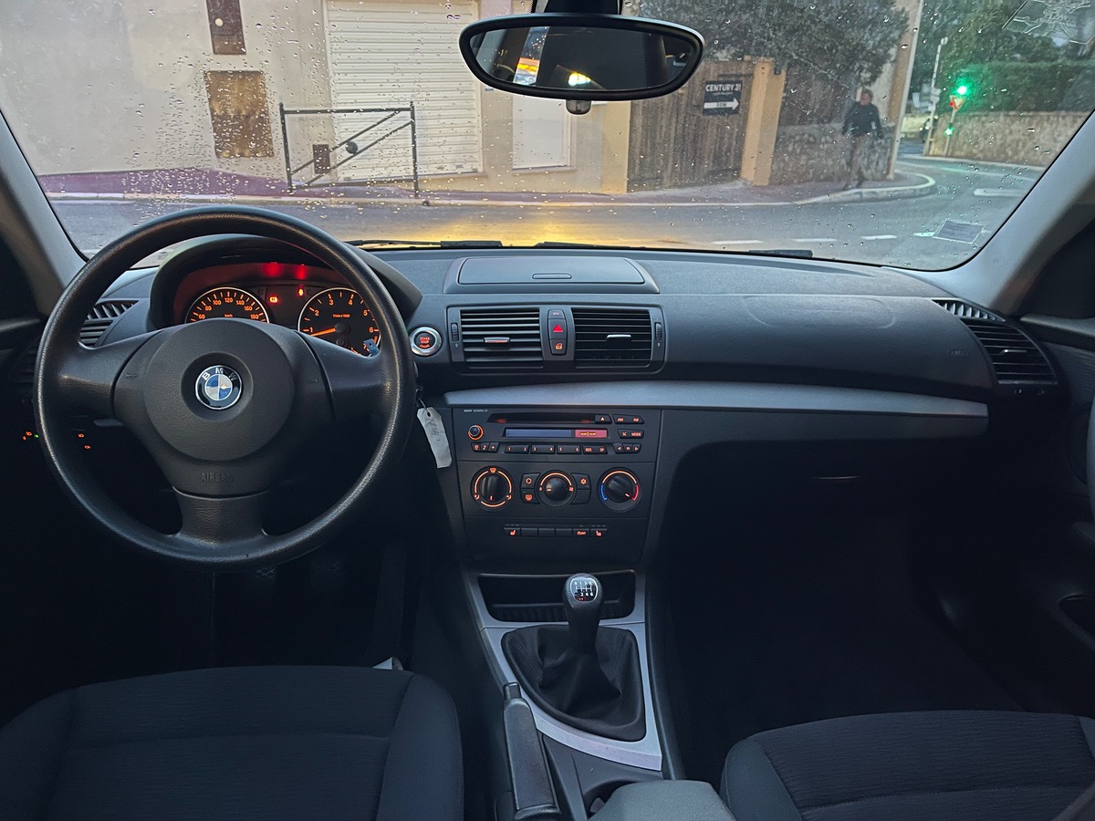 Bmw Série 1 116 i 122 CV / KM réel / Toit Ouvrant / Clim / sièges Chauffants / Radar