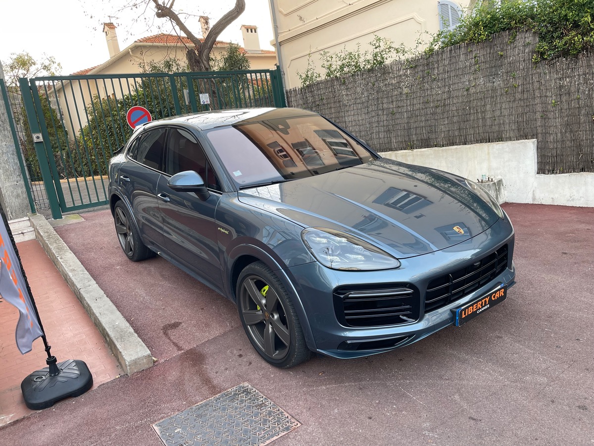 Porsche Cayenne E hybrid  V6 461 CV / VF/ Echappement Sport / Son Bose/ Attelage / Full Options