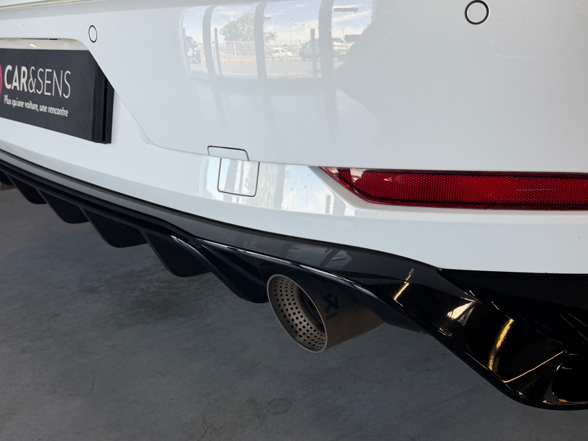 Volkswagen Golf VII - TCR / CarVertical / Echappement Akrapovic / Apple Carplay / Caméra