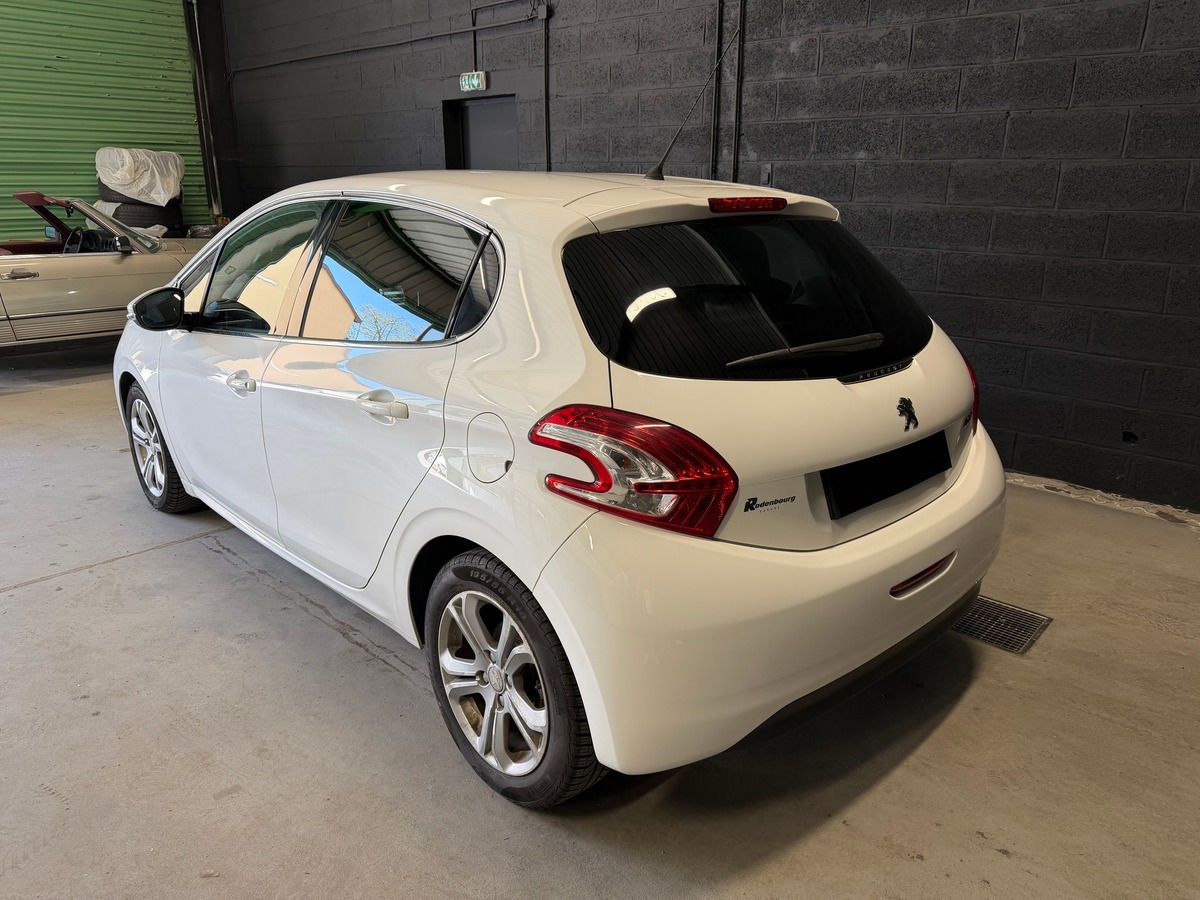 Peugeot 208 1.6 vti Boite Automatique / Moteur à chaîne