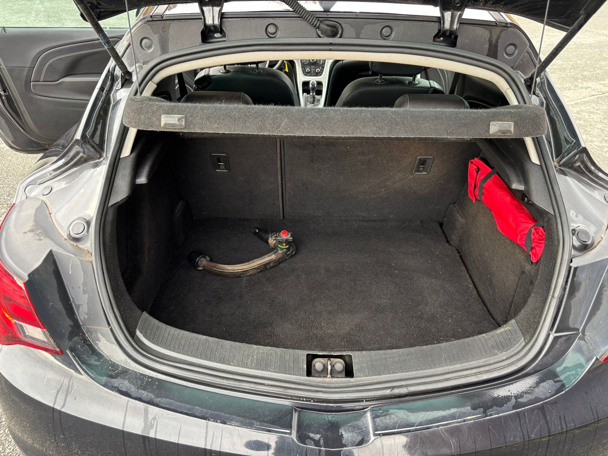 Opel Astra GTC 2.0 CDTI 165 INNOVATION - ATTELAGE - REVISE - GARANTIE