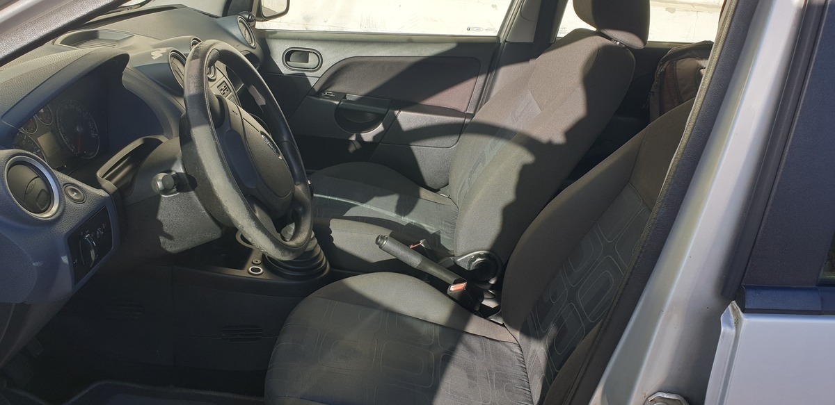 Ford Fiesta Fiesta 4 Senso 1.2 75CV phase 2 CT ok et révisé