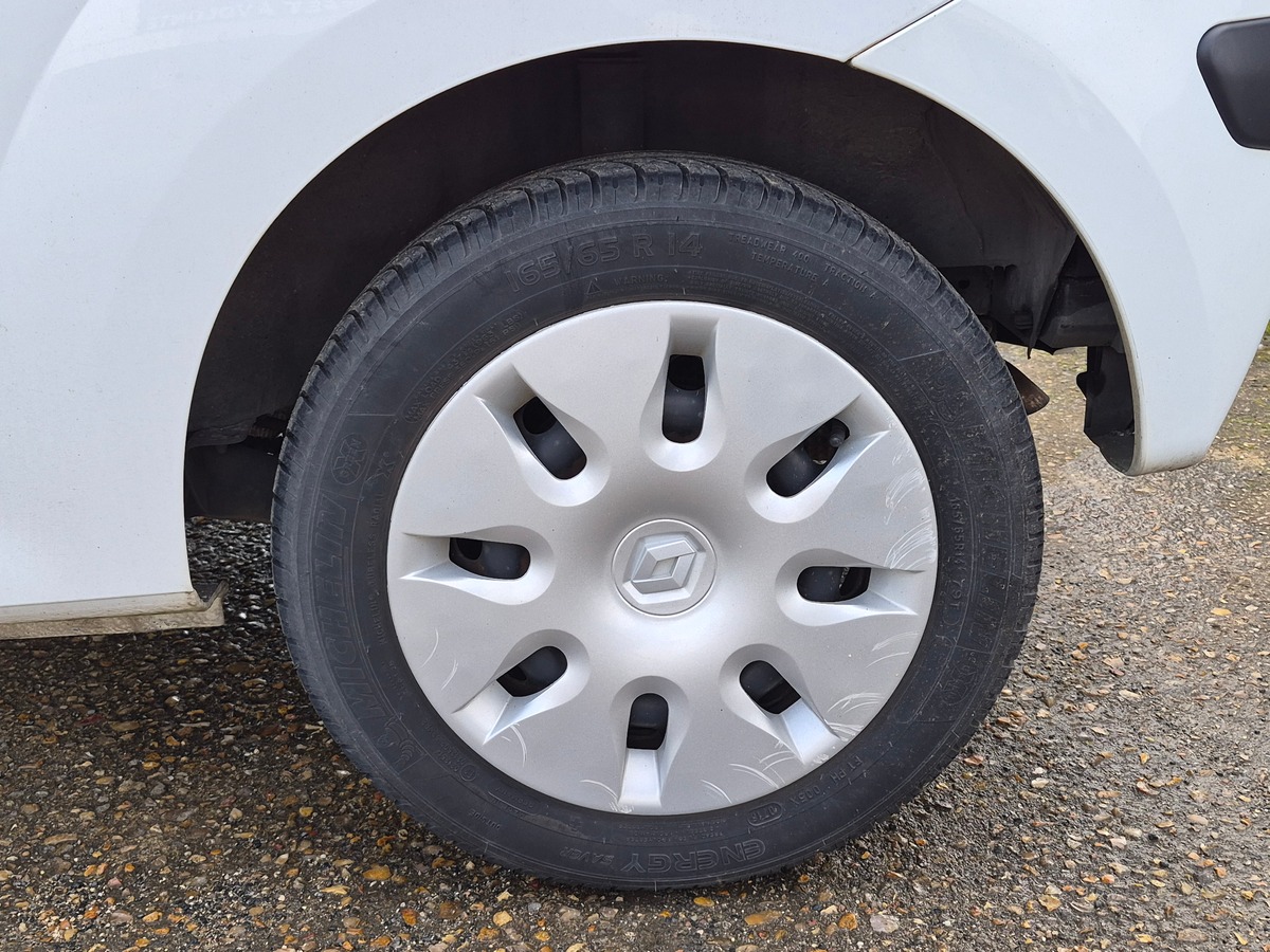 RENAULT Twingo II 1.2 60