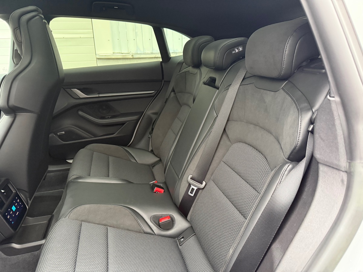 Porsche Taycan Cross Turismo 4S 571ch Gris Glacier 360/ACC/Keyless/Bose/4roues directrices/PDLS+/PTV