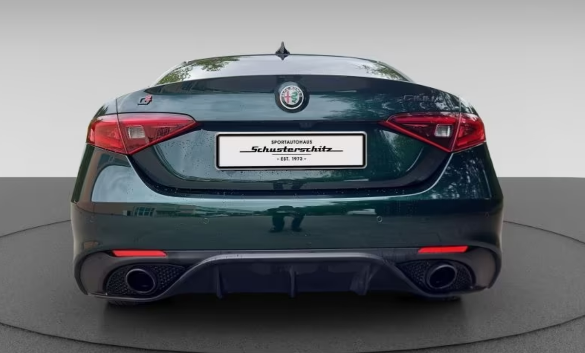 Alfa Romeo Giulia 2.0 TB 280ch Veloce Q4 AT8 Vert Visconti Toit ouvrant Harman-Kardon