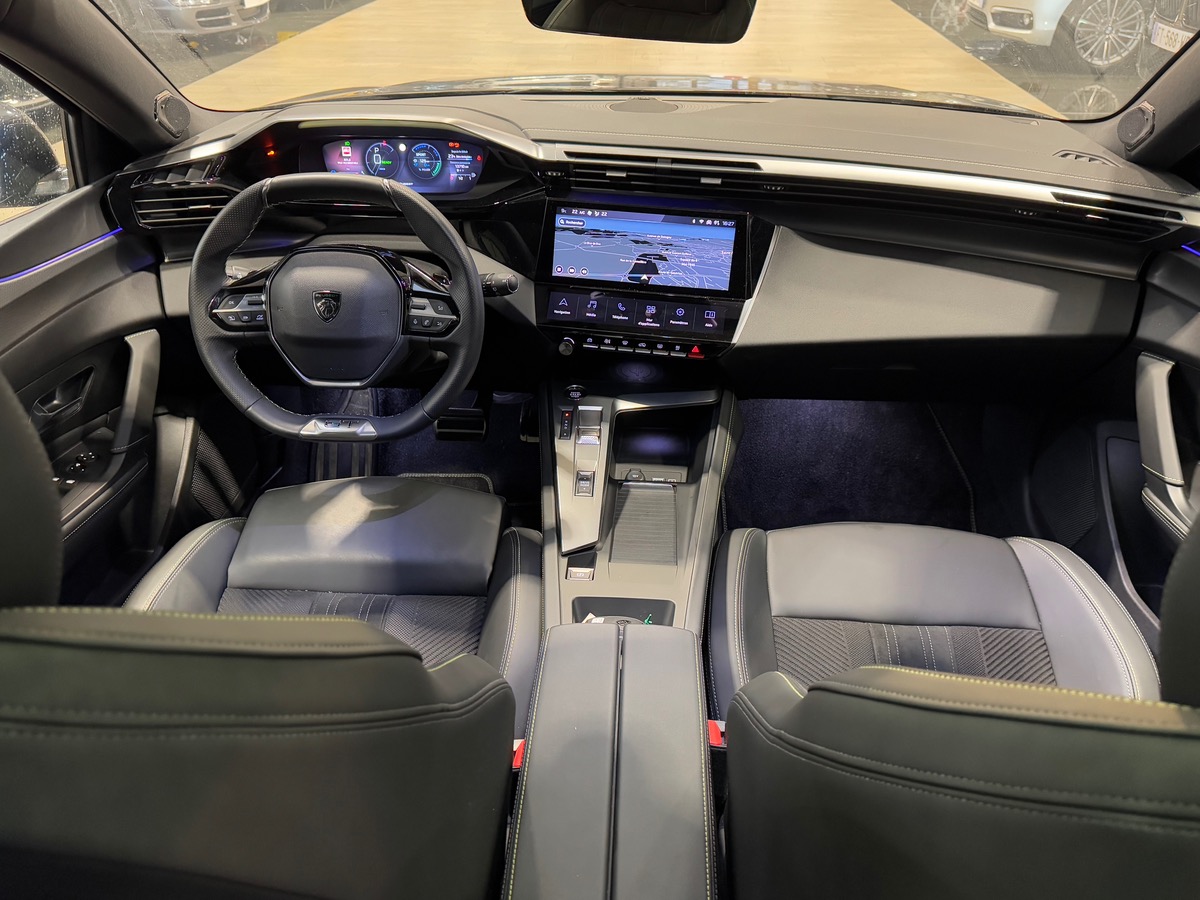 Peugeot 308 PHEV 180 e-EAT8 GT 1ERE MAIN TOIT OUVRANT PANORAMIQUE / FOCAL b