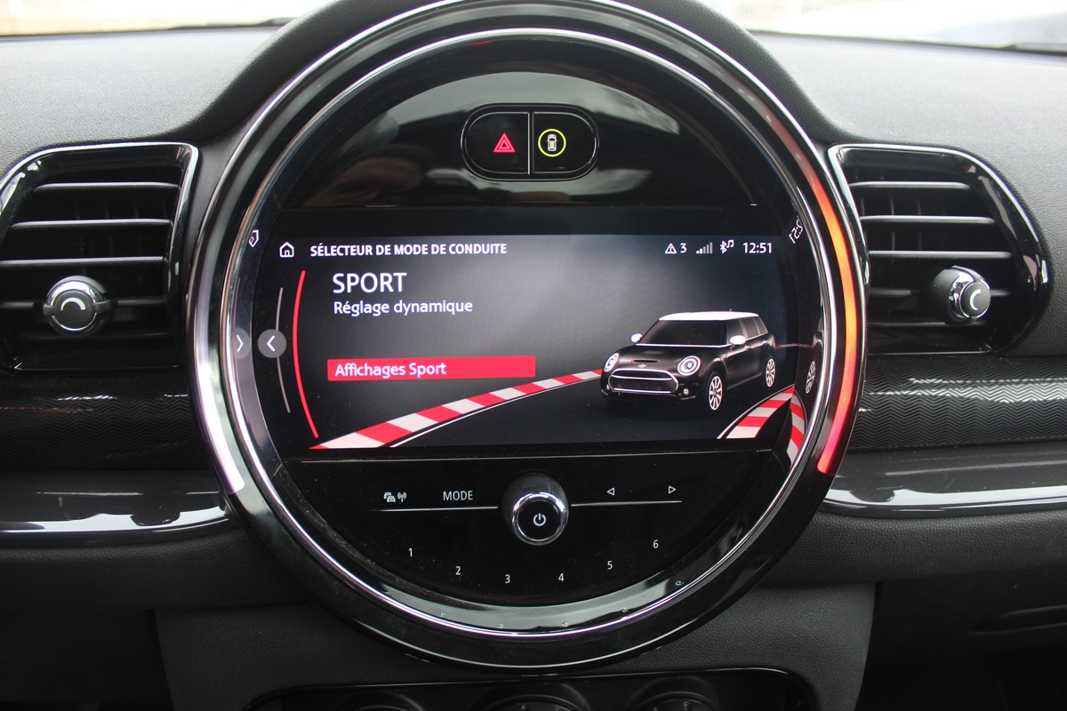 Mini Clubman III (F54) (2) 1.5 COOPER 136 ch EDITION PREMIUM PLUS BVA7 + TOIT OUVRANT + CARPLAY