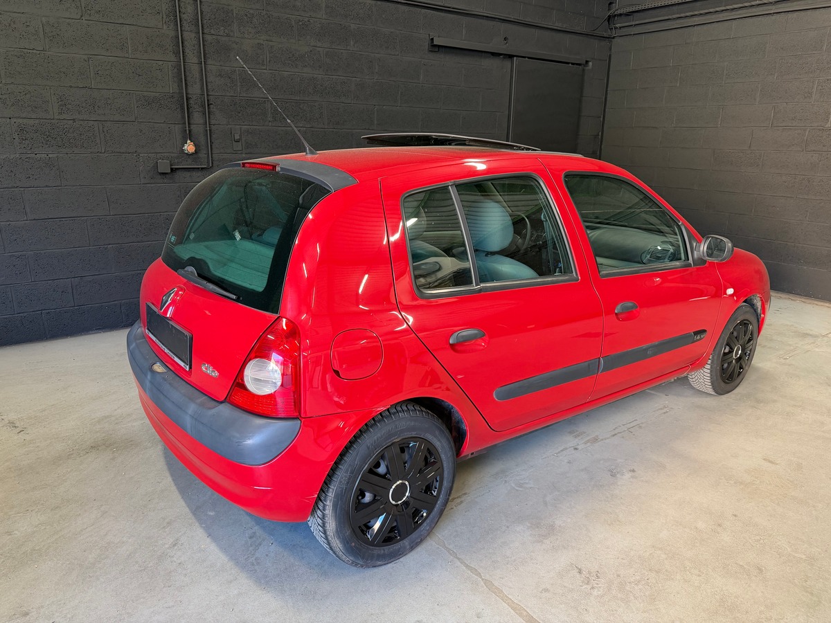RENAULT Clio 2 1.4 Boite Automatique / Toit Ouvrant