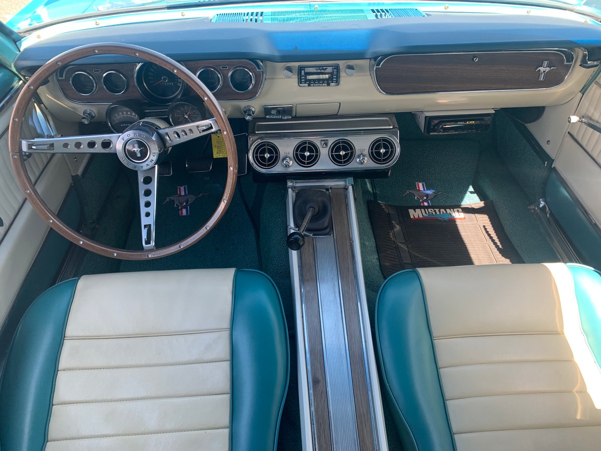 Ford Mustang V8 | Convertible | Cabriolet | Boîte de vitesse manuelle