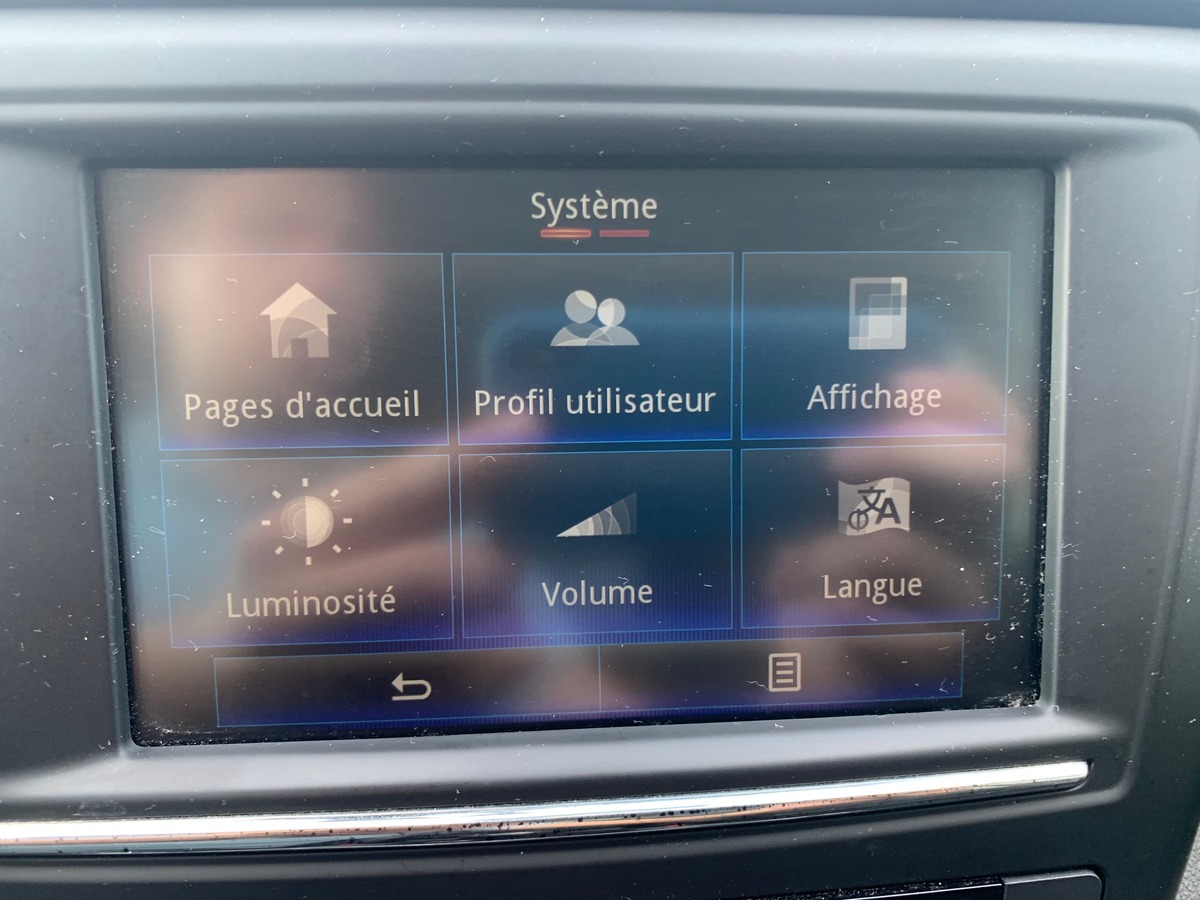 RENAULT Kadjar 130 | Intens | Caméra recul | Régulateur vitesse | Attelage amovible | Roue secours