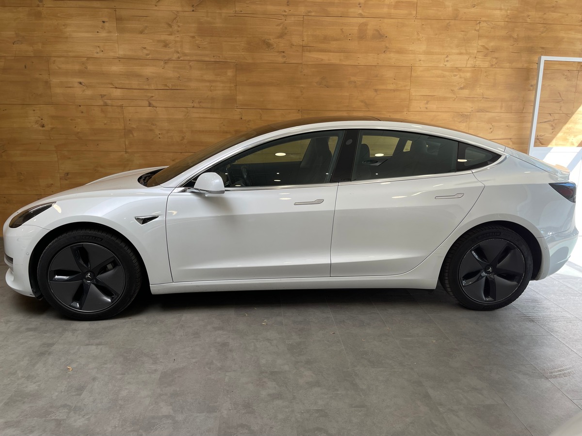 Tesla Model 3 FSD STANDARD RANGE // ATTELAGE // LIVRAISON POSSIBLE
