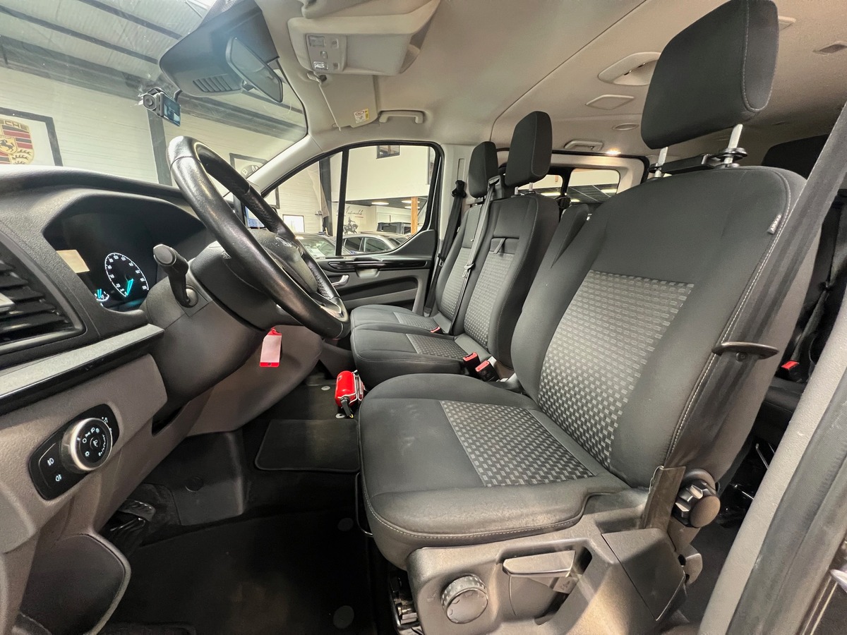 Ford Tourneo Custom L2H1 2.0 TDCI ECOBLUE 170 TITANIUM 9 PLACES MINIBUS