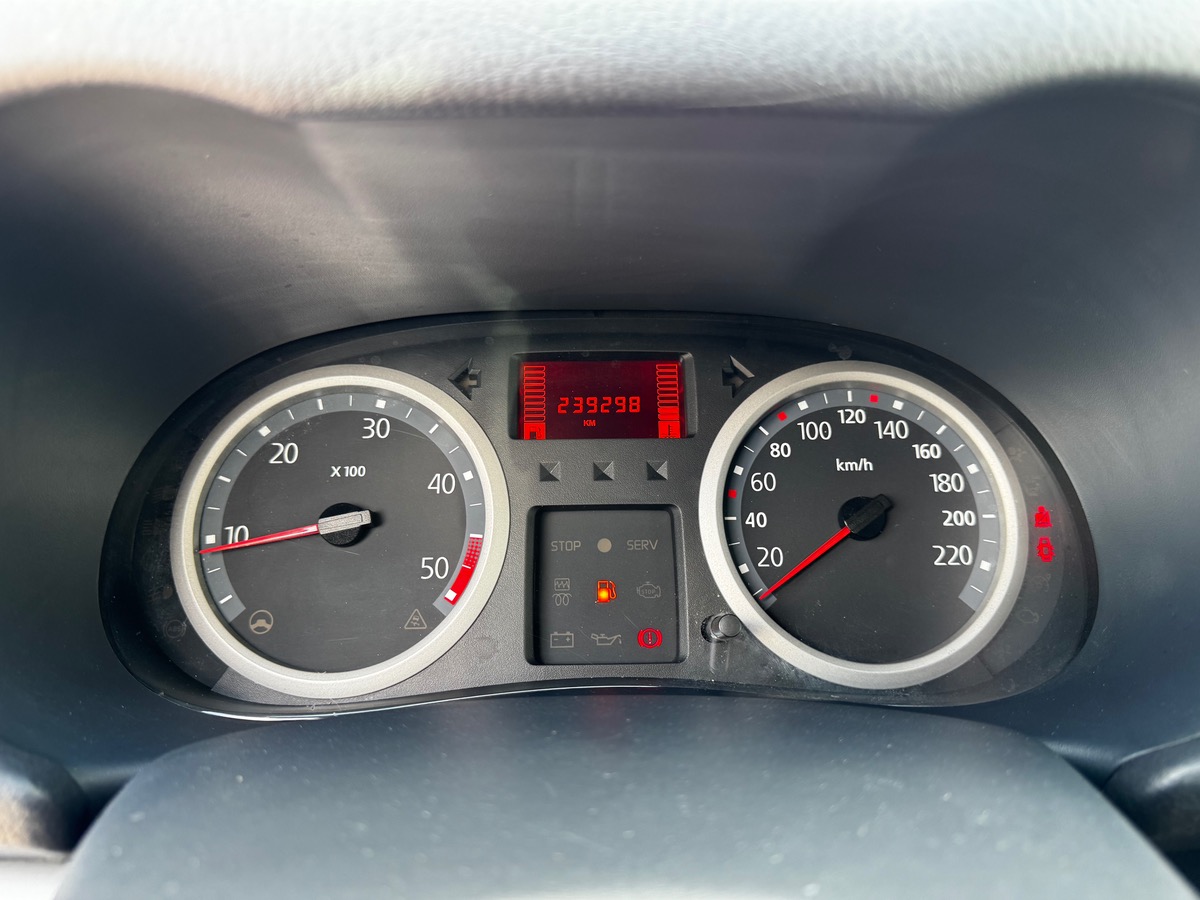 RENAULT Clio 1.5 DCI 80 CV CONFORT DYNAMIQUE / DISTRIBUTION + EMBRAYAGE NEUFS / PREMIERE MAIN