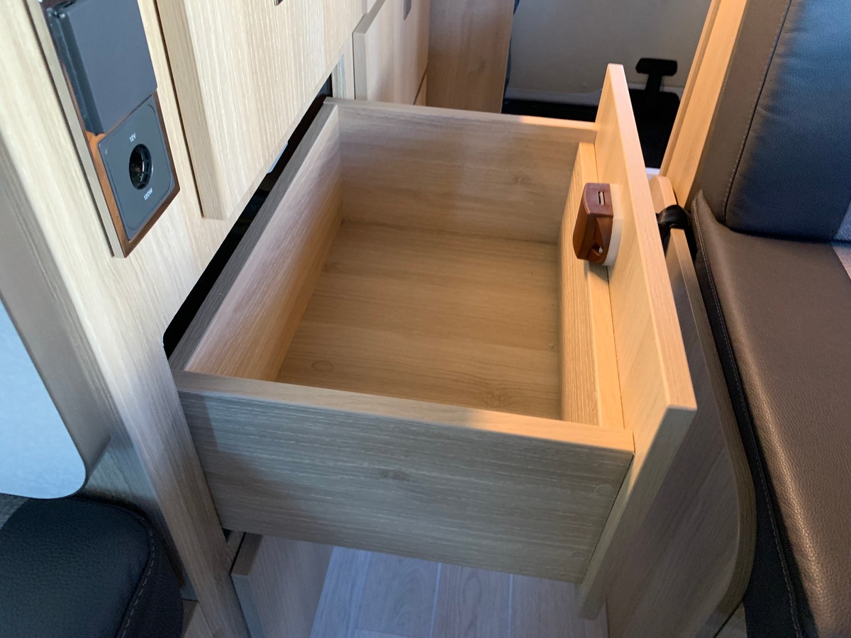 Ford CAMPEREVE 130 chevaux | Premiére MAIN | Cap Land | Caméra de recul | Apple car play