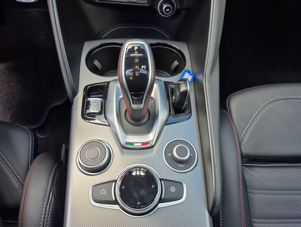 Alfa Romeo Giulia 2.0T 280ch Competizione Q4 AT8/Toit ouvrant/Harman-Kardon/Garantie 06/2028