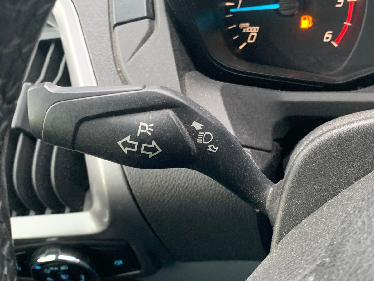 Ford TRANSIT CUSTOM 125 ch | Commandes du système audio au volant | Régulateur/limiteur de vitesse