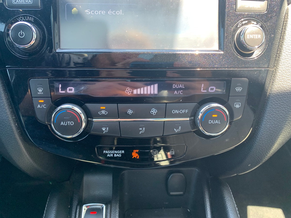Nissan Qashqai 130 ch | Tekna | Toit panoramique | Caméra de recul | Régulateur vitesse | Attelage