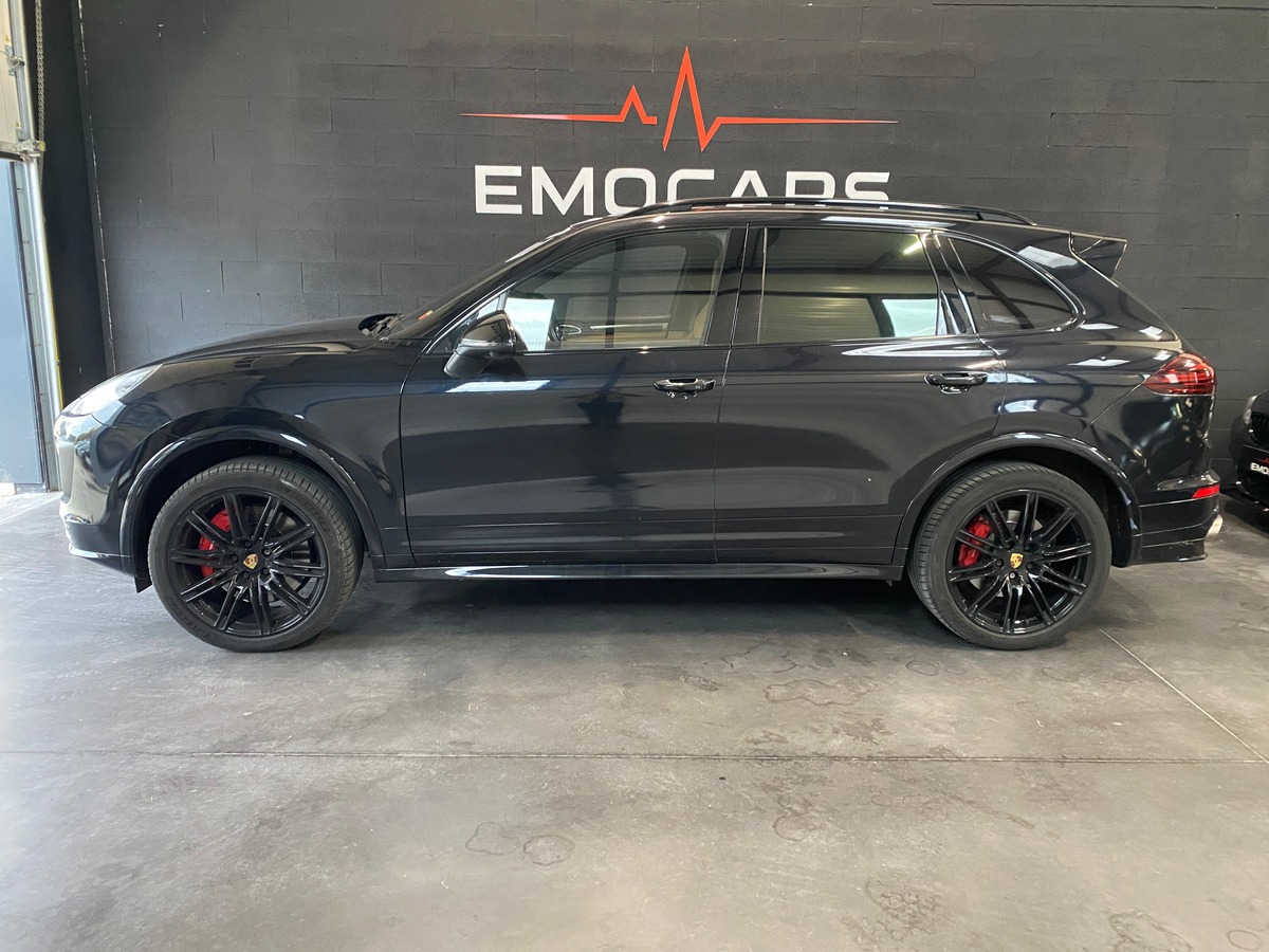Porsche Cayenne TURBO 520 (958)