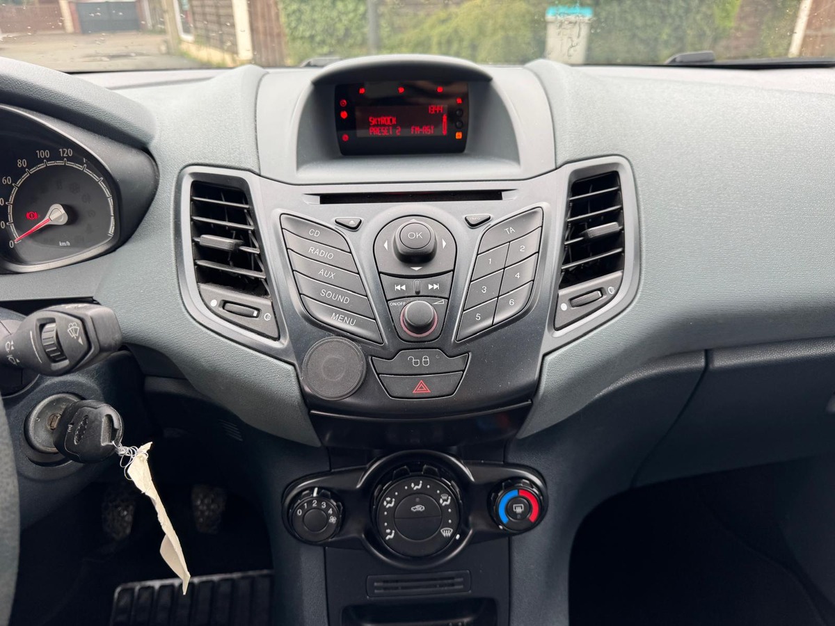 Ford Fiesta 1.25 82cv Ambiante Flexfuel (sans plomb / éthanol) - Garantie