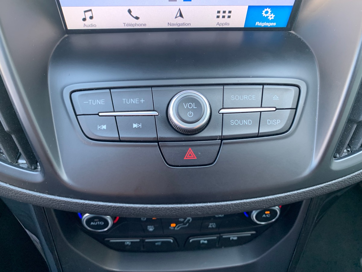 Ford Kuga 120 chevaux | St-Line | Caméra de recul | Attelage | GPS | Coffre assisté électriquement