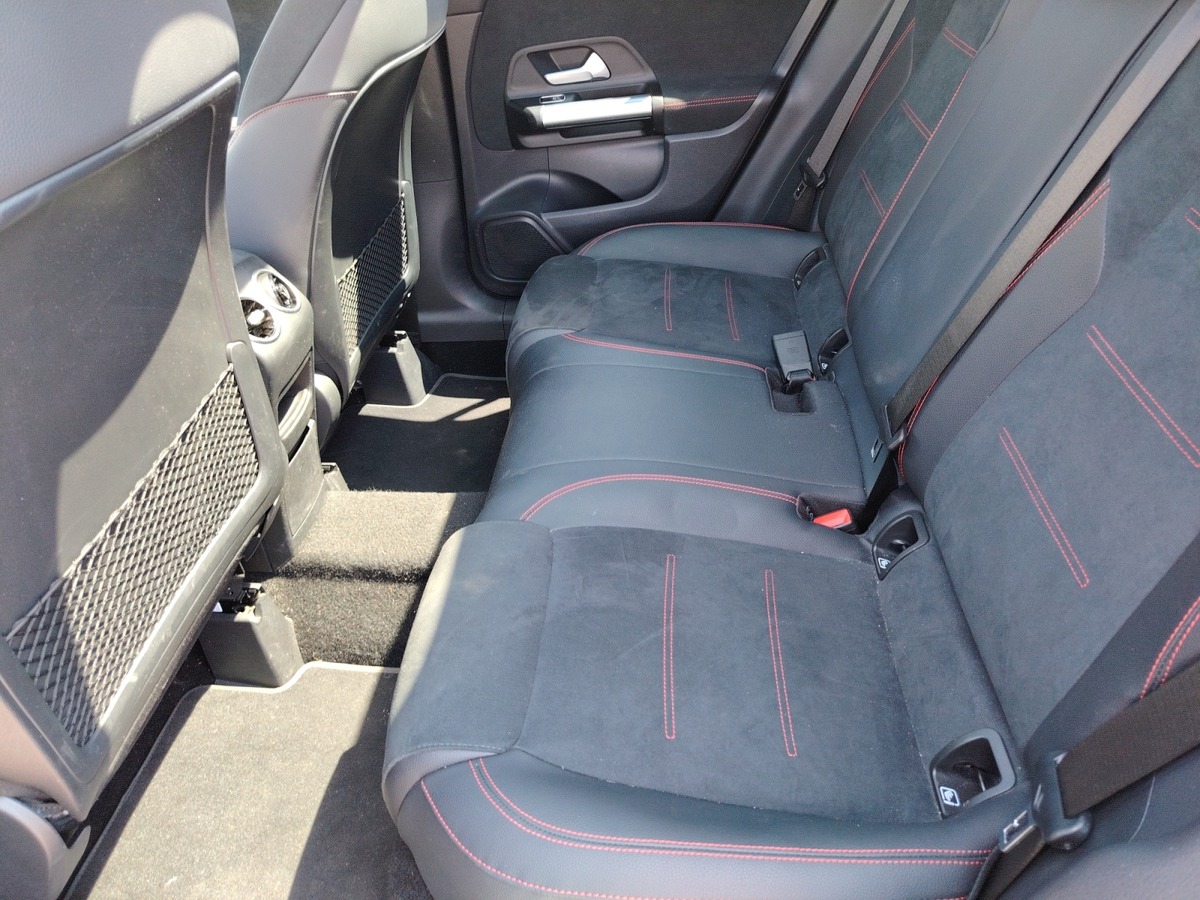Mercedes-Benz GLA 250 + AMG line HYBRIDE RECHARGEABLE